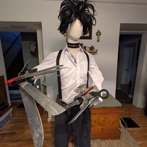 Adult/Teen Edward Scissorhands Costume With Accessories
